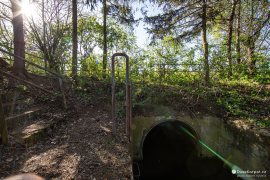 A vynořuje se opět vysoko za levým břehem Svitavy (2024)