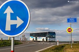 Autobus IDS JMK společnosti Vydos Bus u obce Otnice (2020)