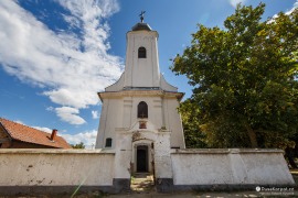 Kostel v obci Branina pod severními svahy (2022)