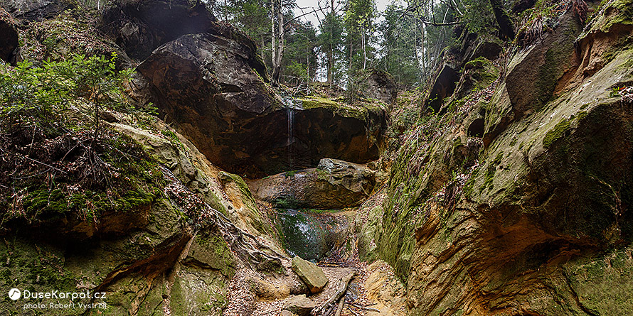 Pogórze Ciężkowickie - Wodospad Czarownic (waterfall of witches) in an impressive gorge