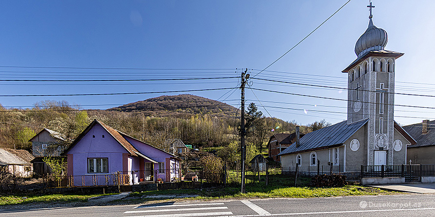 Kostel v centru Malého Ťačiva