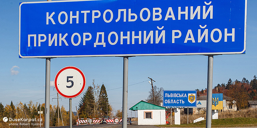 Silniční příhraniční kontrola mezi Zakarpatskou a Lvovskou oblastí v Užockém průsmyku