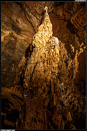 Jeskyně Baradla (Baradla-barlang) - stalagmit Hvězdárna (Hvezdáreň, Csillagvizsgáló)