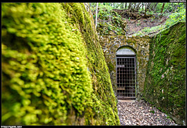 Aggtelecký kras (Aggteleki-karszt) - Kossuthova jeskyně (Kossuth-barlang), vstup do jeskyně