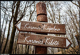 Dělení cest na Karancs Kápolnu a na vrchol Karanče s rozhlednou