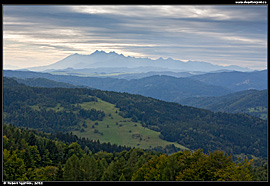 Sadecké Beskydy - pohled na Vysoké Tatry od horské chaty (tzv. bacówky) Nad Wierchomlou