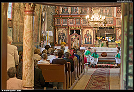 Szczawnik - nedělní mše v dřevěném kostele
