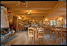 Sadecké Beskydy - útulná restaurace ve stylu salaše u hlavní silnice nad lázněmi Krynica