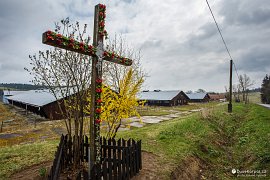 Zpustlý zemědělský areál ve vsi Łodzinka Górna (2017)