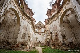 Ruiny kláštera bosých karmelitánů (ruiny klasztoru Karmelitów bosych) (2017)