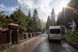 Penzion Cetate po končící horské dešťové přeháňce (2024)