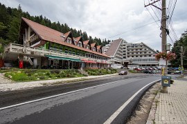 Velkolepý hotel Tușnad a obchodní středisko (2024)