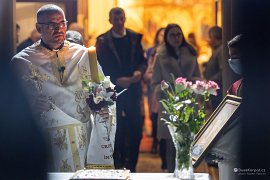 Kněz sloužící liturgii (2025)