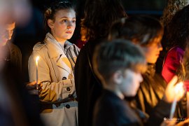 Lidé si chrání svůj plamínek (2025)