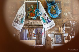 Nakouknutí do nitra nejprve klíčovou dírkou (2025)