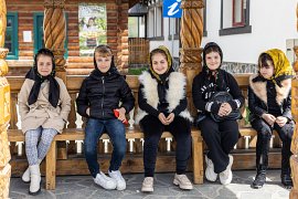 Děti se schází na nácvik vystoupení během liturgie (2025)