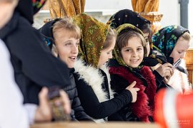 I děti dodržují tmavší barvy na Velký pátek (2025)