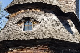 Šindelová, ladně tvarovaná okenní stříška (2025)