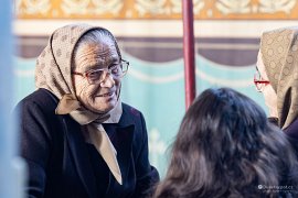 Vdané ženy mají hlavu tradičně zahalenou (2025)