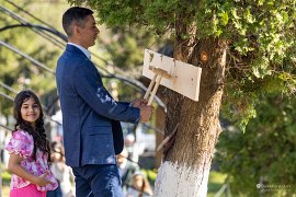 Svolávání věřících na obřad klepáním na desku zvanou toaca (na stejném principu fungují slovenské klopačky) (2025)