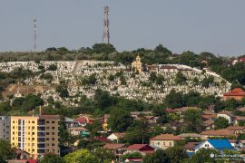 Hřbitov nad městem (2023)