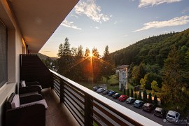 Výhled z pokojového balkónu (2024)