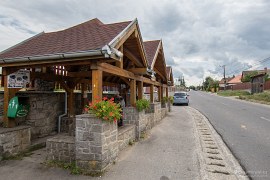 Minerální pramen u cesty v Sâncrăieni (2024)