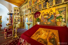 Ikonostas namaloval bulharský umělec Stefan Zahariec (2023)