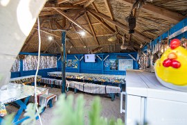 Na zahradě nabízí i příjemné venkovní posezení pro oslavy (2024)