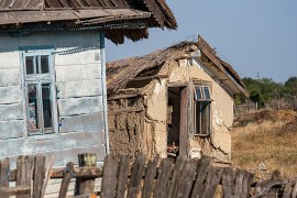 Mnoho domů je opuštěných (2024)