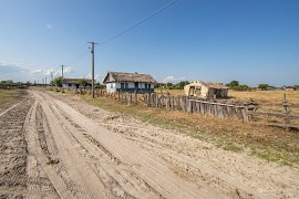 Málo osídlená, rovinatá krajina (2024)