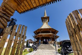 Dřevěný kostel v části Luna (2025)