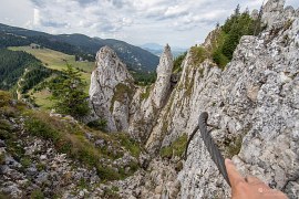 Sestup z vrcholu (2024)