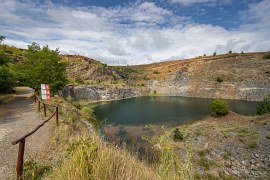 Smaragdové jezero (2024)