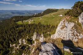 Pohled z Pietrele Doamnei na vrchol Rarău (2018)