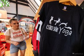 S množstvím upomínkových předmětů (2024)