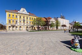 Zklidněné náměstí bez aut (2025)