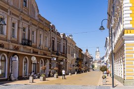 Ulice je součástí příjemné pěší zóny (2025)