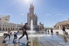 Vodní hrátky před Administrativním palácem (2025)