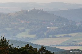 Pohled na Podzámok a hrad Branč z dálky (2017)