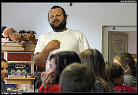 Oto Kandráč, provozovatel kempu Zlaté kopyto a nadšenec do přírody Braniska; děti z táborů, které zde pořádá, jej milují (2011)