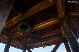 Zvony v dřevěné zvonici (2017)