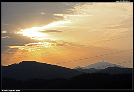Západ slunce nad Královou holí při pohledu z Dobšinského kopce