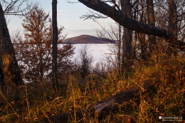Průhled na Inovec z lesů pod vrcholem (2022)