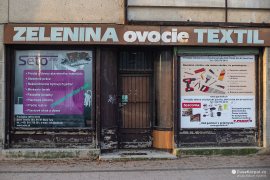 Těžký život chudého kraje dokládá i obchůdek bez provozu (2023)