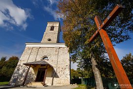 Kostel Sv. Žofie a misijní kříž (2021)