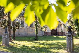 Busty srbského spisovatele Lazy Kostiće a šlechtičny Lenky Dunđerski jako vzpomínka jejich nenaplněné lásky (2025)