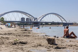 Žeželjův most (Žeželjev most, Жежељев мост). Původní most z roku 1961 byl vybombardován v roce 1999 během operace NATO, nový byl otevřen v roce 2018 (2025)