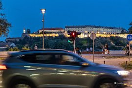 Dunajské nábřeží v Novém Sadu kombinuje městský ruch i klidovou zónu (2025)