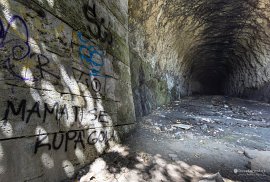 Bývalý železniční tunel hluboko pod pevností (2025)